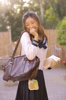 门派所有女子都是炉鼎
